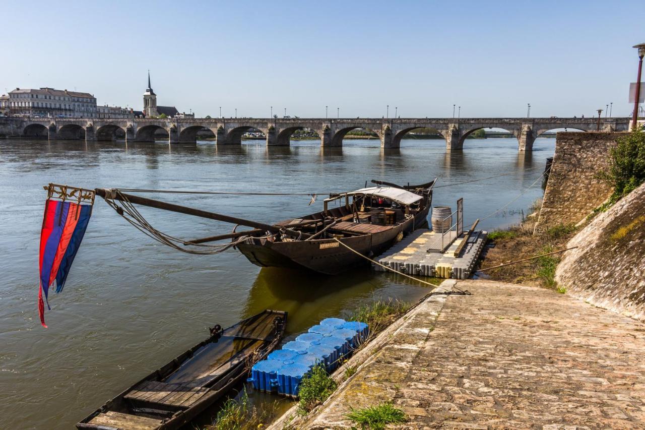 Appartement 1-6 Pers Situe Entre Les Ponts Saumur Exterior foto